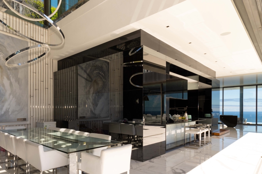 5 Bedroom Property for Sale in Clifton Western Cape